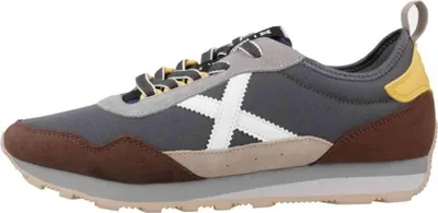 Productafbeelding van Munich sneakers, model 8901087, kleur bruin, maat 43