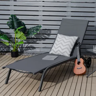Produktbild von COSTWAY Sonnenliege Liegestuhl mit Rädern, Gartenliege mit Verstellbarer Rückenlehne, atmungsaktive Relaxliege für Garten Terrasse Strand Balkon, Outdoor-Liege bis 150kg belastbar (Grau)