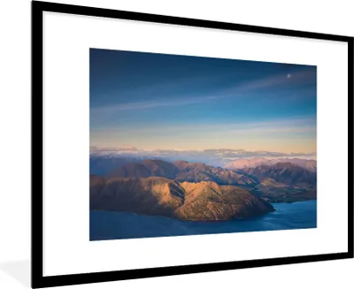 Produktbild von MuchoWow® Gerahmtes Poster See - Berg - Himmel 90x60 cm - Poster mit Schwarzem Bilderrahmen Wandposter Rahmen Foto Bilder - Wanddekoration - Fotos
