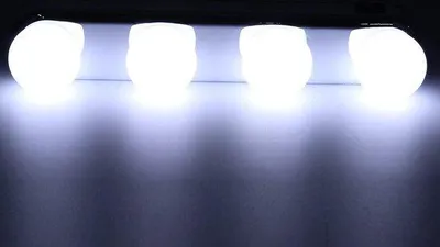 Image de Lampe LED sans fil pratique à vis, pour la maison et la salle de bains