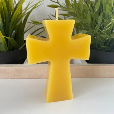 Produktbild von Bienenwachskerze Kreuz Kerze 10 cm glatt mit breitem Fuß – schlichte Dekokerze