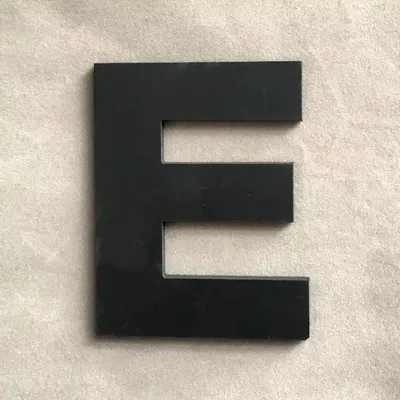 Produktbild von Wandaufkleber Buchstabe schwarz 9 x 7,4 cm, Buchstabe E