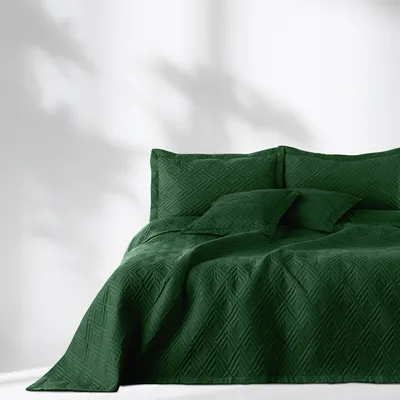 Produktbild von RESTILO Elegante Tagesdecke 170x270 cm Flaschengrün