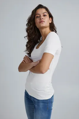 Immagine prodotto di ICHI IHZOLA Maglietta da donna a maniche corte con scollo rotondo e bordi applicati, vestibilità slim