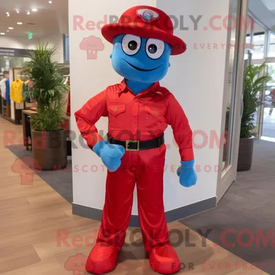 Productafbeelding van Mascottekarakter REDBROKOLY van een Red Marine Recon gekleed met een Mom Jeans en stropdassen