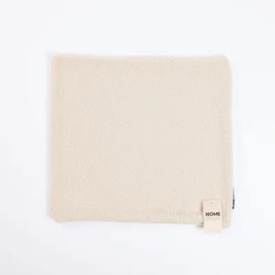 Zdjęcie produktu dla Poszewka na poduszkę HOME DELUXE Bouclé PELO z poszewkami na poduszki - Beige I Tkanina Bouclé, poszewka na poduszkę, zamek błyskawiczny, łatwa w pielęgnacji, można prać w pralce, wysoka jakość, ponadczasowa, dekoracyjna poszewka na poduszkę, poliester