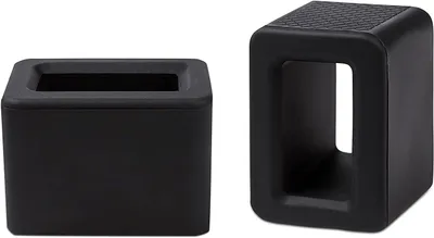 Immagine prodotto di 2 supporti in silicone per cinture di sicurezza, morbidi e flessibili, adatti a bambini e adulti, per facilitare l'accesso alla cintura