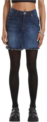 Imagen del producto de Falda vaquera corta para mujer de la marca Urban Classics, color azul oscuro lavado, modelo nuevo - talla 26
