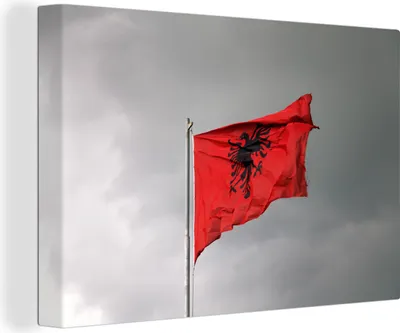 Obrázok produktu pre OneMillionCanvasses® - Obrazy na plátne - 140x90 cm, Vlajka Albánska vlaje na stožiari, Nástenná umelecká tlač Nástenná dekorácia - Fotografia na plátne - Maľba na drevenom ráme