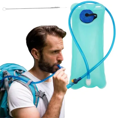 Produktbild von 2-Liter-Trinkbeutel mit Trinkschlauch zur Flüssigkeitszufuhr