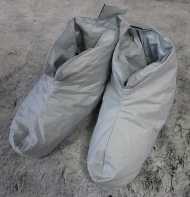 Produktbild von Betten Hofmann Kuschelwarme Daunenschuhe Bettschuhe Hausschuhe silber Gr. 2
