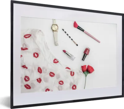 Produktbild von MuchoWow® MuchoWow® Gerahmtes Poster Make-up mit einer Uhr 40x30 cm - Poster mit zchwarzem Bilderrahmen - Bilderrahmen - Poster im Rahmen