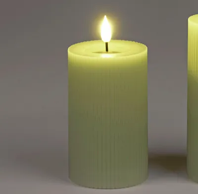 Produktbild von LED Kerze STREIFEN H. 12cm D. 7,5cm grün mit Timer Formano F25