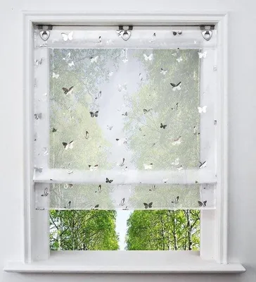 Zdjęcie produktu dla Unyqoos® Rzymska zasłona z tkaniny typu "voile", z srebrnym nadrukiem, transparentna, z oczkami. Wymiary: 100 x 130 cm. Materiał: 100% poliester. Ilość: 1 sztuka. Motyw: motyl