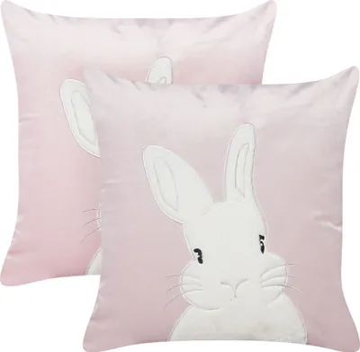Produktbild von BELIANI Dekokissen 2er-Set aus rosa Samt und Polyester mit Hasenmotiv 45 x 45 cm Zierkissen