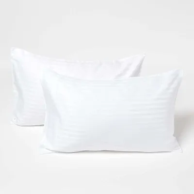 Obrázek produktu pro HOMESCAPES Bílý povlak na polštář 40 x 60 cm se saténovými proužky, hustota nití 330, balení 2 ks