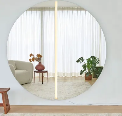 Produktbild von Casa Padrino Luxus Spiegel 200 x 3,5 x H. 200 cm - Runder Wandspiegel mit LED Streifen - Wohnzimmer Hotel Restaurant Boutique Spiegel