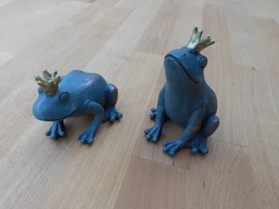 Produktbild von Froschkönige Gartenfiguren 2er Set Skulptur Gartendekoration Bronzefarben 11 cm