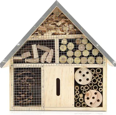 Produktbild von Famanu Insektenhotel mit natürlichem Material - Holz, Bienen, Schmetterlinge