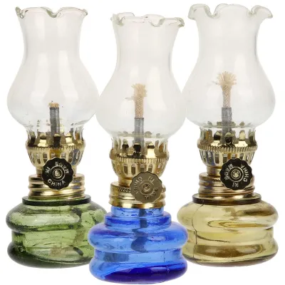Produktbild von Öllampe Retro Design - Vintage Öllampe Glas - Petroleumlampe für Innen - Stimmungsvolle Beleuchtung - Kompakte Abmessungen 10,5 x 3,5 x 10,3 cm - Hochwertiges Glasmaterial