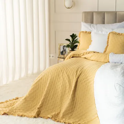 Produktbild von Tagesdecke auf dem Bett, elegant, mit Rüschen Savona 220x240cm Senf