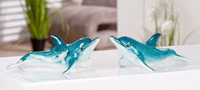 Obrázek produktu pro Figurka Gilde, delfín, „Flossi“, poly, modrá, délka 20 cm, šířka 9,5 cm, výška 6 cm 55404 4063387554043 2 ks (2 různé vzory)