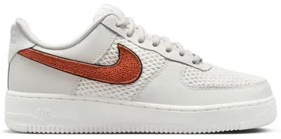 Imagen del producto de Nike Air Force 1 Low de baloncesto, cuero, color beige claro y blanco (para mujer) - Talla EU 39