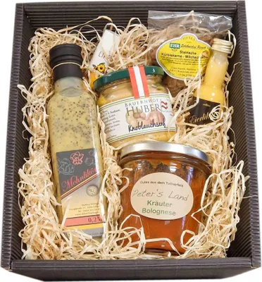 Produktbild von Geschenkset Medium Plus - Exquisite Spezialitäten zum Genießen und ein besonderes Präsent für jede Gelegenheit von Abhof Höfinger