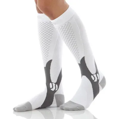 Produktbild von 2 Paar Kompressionsstrümpfe - Laufen, Reisen & Sport - Kompressionssocken Damen & Herren - Weiß - Gr. L-XL (40-43)