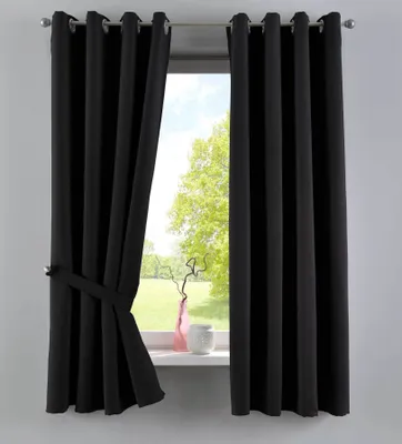 Produktbild von Vorhänge Blickdicht »NewYork« Schwarz HxB 160x140 cm 2er-Pack Thermo-Gardinen Verdunkelungsvorhang Blackout Ösen schalldämmend UV-Schutz Raffhalter, 201920600-2