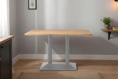 Produktbild von Bistrotisch Joan | 100 x 60 cm rechteckig | Holz | Farbe: Eiche | Baumkante | silbernes doppeltes Säulengestell aus Metall | Säulentisch/Esstisch für Küche, Café & Essbereich