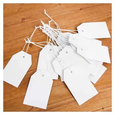 Produktbild von 25 Papieranhänger aus Kraftpapier - 9 x 5,5 cm weiß blanko - zum Aufhängen