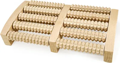 Produktbild von Eine hölzerne Fußmassage-Rolle mit Rillen, geeignet für Plantarfasziitis, fördert die Durchblutung, lindert Schmerzen und reduziert Muskelverspannungen. Manuelle Fußmassage-Rolle aus Holz
