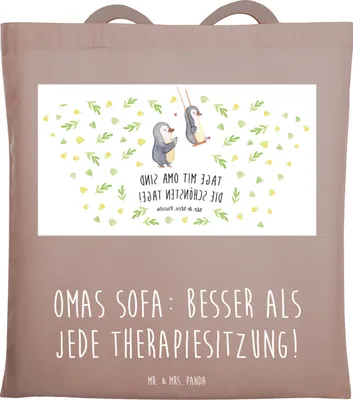 Produktbild von Mr. & Mrs. Panda Stoffbeutel Oma Sofa - Braun Pastell - Geschenk, Jutebeutel, Tote Bag, Geburtstage, Großmutter, Freude, Tasche, Shopping, Omi, Familie, Zuflucht