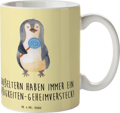 Produktbild von Mr. & Mrs. Panda Becher Großeltern Süßigkeiten - Gelb Pastell - Geschenk, Tasse, Generationen, Trinkbecher, Pott, Familienleben, Jubiläen, Geburtstage, Keramiktasse