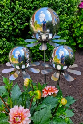 Produktbild von Blütenzauber Rotterdam Rosenkugel 15/10/10 cm Edelstahl poliert Gartenstecker mit Stab 80 cm