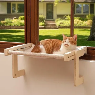 Imagen del producto de Hamaca colgante para gatos Ibenzoa® para ventanas y suelos: estructura robusta de madera y metal, lino transpirable, soporta hasta 20 kg, montaje sin necesidad de herramientas, apta para alféizares de hasta 24,5 cm