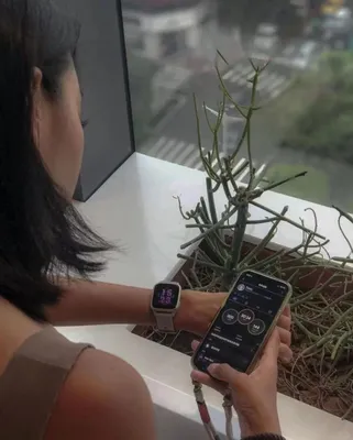 Immagine prodotto di Smartwatch con GPS - Display AMOLED da 1,41 pollici - Oltre 25 applicazioni sportive - Autonomia della batteria di 11 giorni