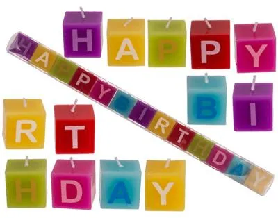 Produktbild von OOTB Farbiger Kerzenblock mit Schrift Happy Birthday