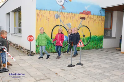 Produktbild von EDUPLAY 120568 Verkehrsschilder, mehrfarbig, 8-teilig (1 Set)
