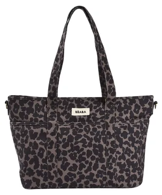 Image de Sac à langer Béaba Madrid 22L – Sac à langer de type cabas, unisexe pour maman et papa, avec 11 compartiments, une poche isotherme, un système de fixation pour poussette et un matelas à langer rembourré – Motifs léopard