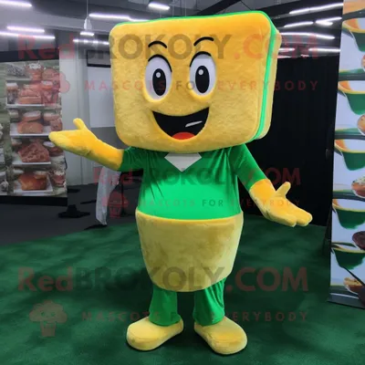 Imagen del producto de Personaje REDBROKOLY de disfraz de mascota Green Grilled Cheese Sandwich vestido con un mono y bolsas de mensajero