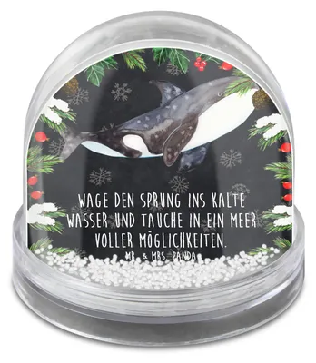 Produktbild von Mr. & Mrs. Panda Weihnachts Schneekugel Orca - Kreidetafel - Geschenk, Arbeit, schnee kugel, Startup, Wal, Weihnachten, Büro, Möglichkeiten, wasserkugel, dekoartikel