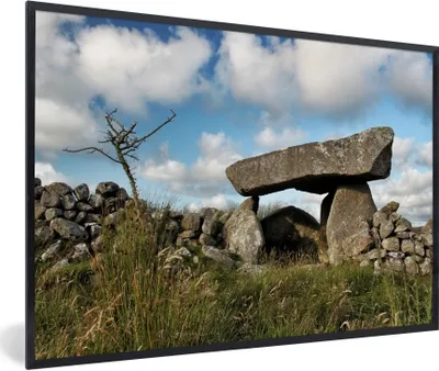 Produktbild von MuchoWow® Gerahmtes Poster Ein Dolmen in Irland 90x60 cm - Poster mit Schwarzem Bilderrahmen Wandposter Rahmen Foto Bilder - Fotorahmen - Foto-Plakat