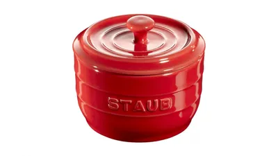 Produktbild von Staub Ceramic Salzgefäß Geschenkkarton 10 x 8,6 x 10 cm, Ø 10 cm rund Kirschrot