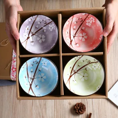 Produktbild von Minimalistisches japanisches Keramikgeschirr für den Haushalt: hochtemperaturbeständige Reisschalen, 6-teilig, blau-weiß
