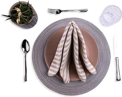 Productafbeelding van Servetten, 12 stuks - Beige-witte strepen, 100% katoen, 45 x 45 cm
