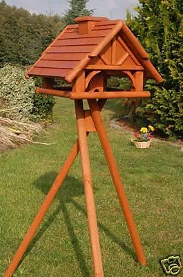 Produktbild von Witterungsbeständiges Massivholz Vogelhaus mit Ständer, 140 cm hoch, viereckig, mit Futterspender
