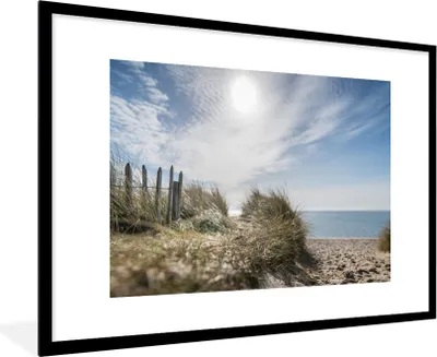 Produktbild von MuchoWow® MuchoWow® Gerahmtes Poster Sonne - Wolken - Strand 90x60 cm - Poster mit zchwarzem Bilderrahmen - Wanddekoration - Fotos