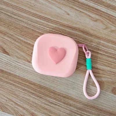 Produktbild von Herz Aufbewahrungstasche - Münzbörse und Kartenetui - Wasserdicht - Mit Umhängeband - Wiederverwendbar - Kleine Schminktasche - Rosa
